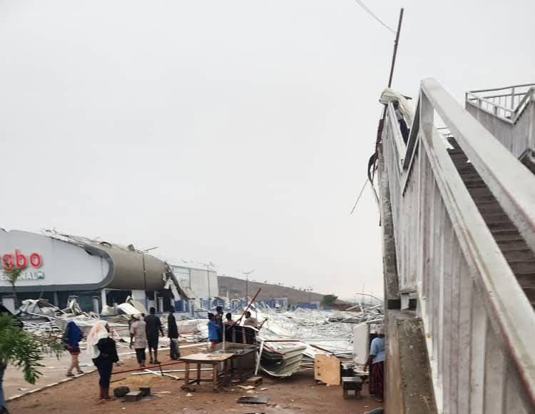 Gridlock as heavy torrential rain damages Kugbo Bus Terminal in Abuja 1 7.jpg