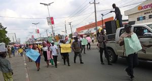 Oyo abduction: Akwa Ibom teachers join NUT nationwide protest 1 11.jpg