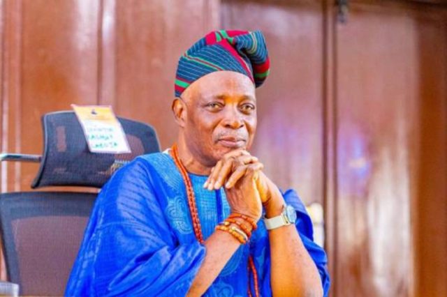 the-Olubadan-of-Ibadanland-Oba-Rashidi-Adewolu-Ladoja.jpg The Olubadan of Ibadanland Oba Rashidi Adewolu Ladoja.jpg