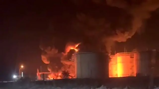 Ukraine sets Russian refinery ablaze in fresh deadly drone attack.jpg