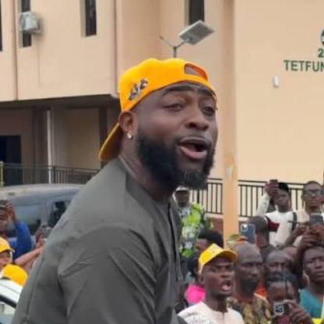 Davido-during-osun-election-campaign.jpg Davido during osun election campaign.jpg